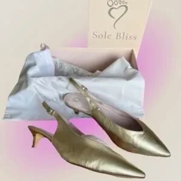 Sole Bliss- Kara Gold Leather NIB Sz 42 (US 11) - Picture 5 of 12